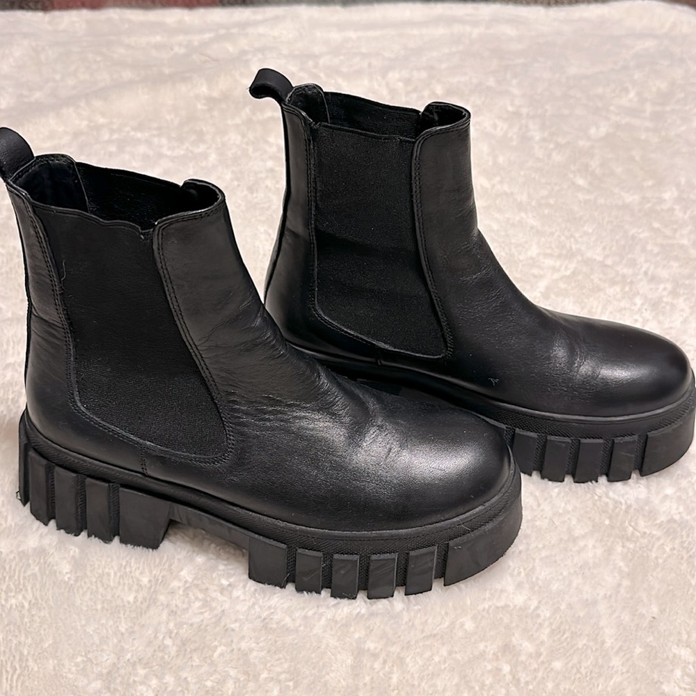 Black Steve Madden Boots